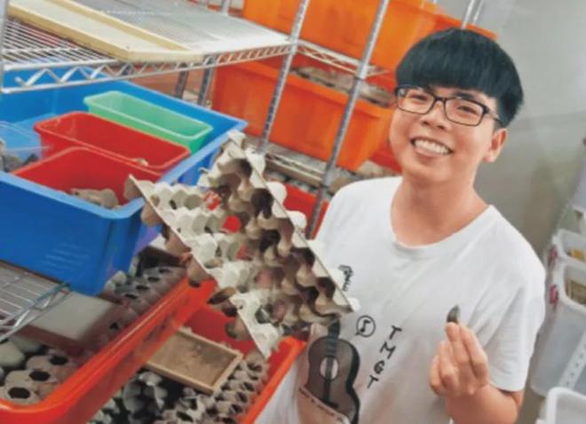 水师、职业新加坡8大奇葩职业大揭秘！CQ9电子平台网站冥界设计师、宠物风(图6)